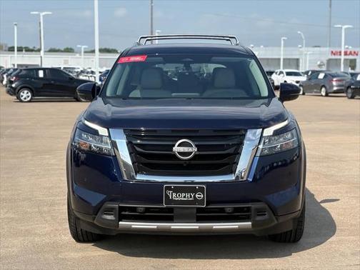 2023 Nissan Pathfinder SL 4WD