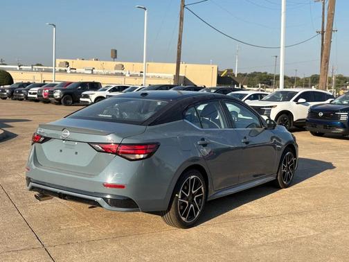 2025 Nissan Sentra SR