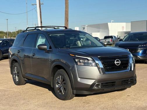 2025 Nissan Pathfinder SV FWD