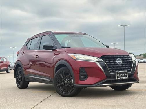 2022 Nissan Kicks SR