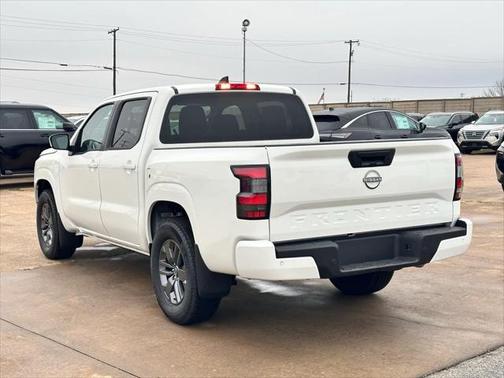 2025 Nissan Frontier SV