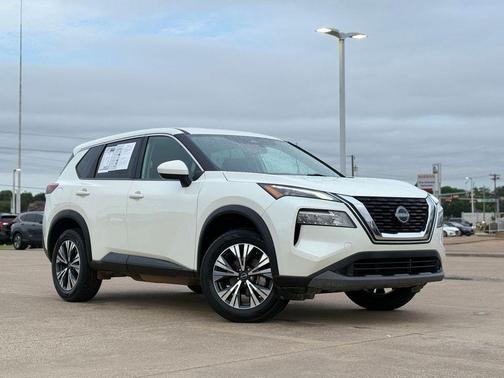 Pearl White Tricoat 2023 Nissan Rogue SV
