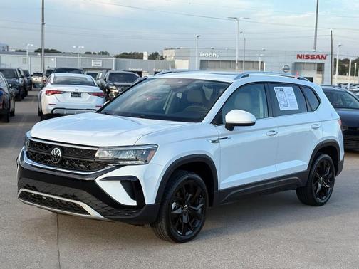 2024 Volkswagen Taos 1.5T SE
