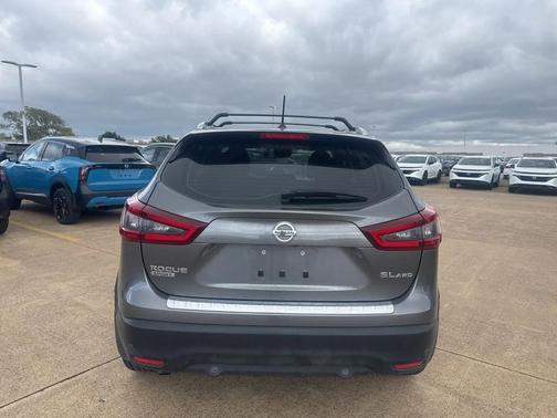 2022 Nissan Rogue Sport SL