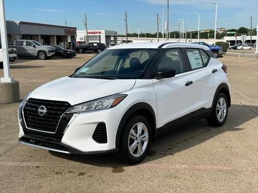2025 Nissan Kicks S