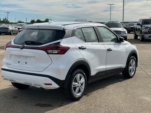 2025 Nissan Kicks S