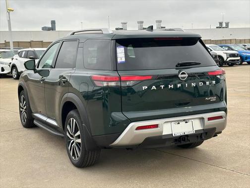2025 Nissan Pathfinder Platinum 4WD