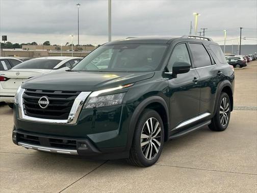 2025 Nissan Pathfinder Platinum 4WD