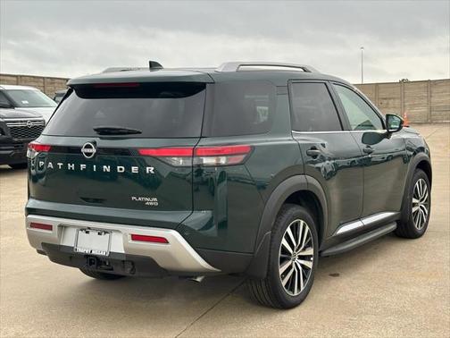 2025 Nissan Pathfinder Platinum 4WD