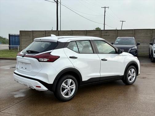 2025 Nissan Kicks S