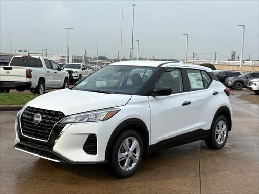 2025 Nissan Kicks S
