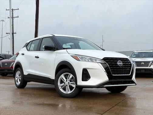 2025 Nissan Kicks S