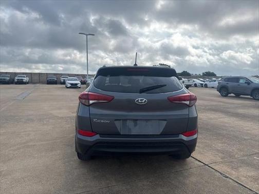 2016 Hyundai TUCSON SE