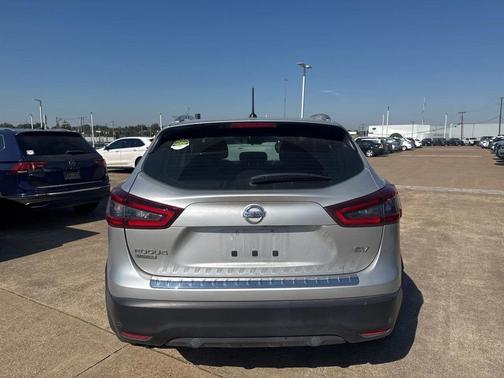 2022 Nissan Rogue Sport SV