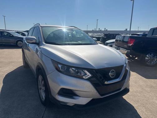 2022 Nissan Rogue Sport SV