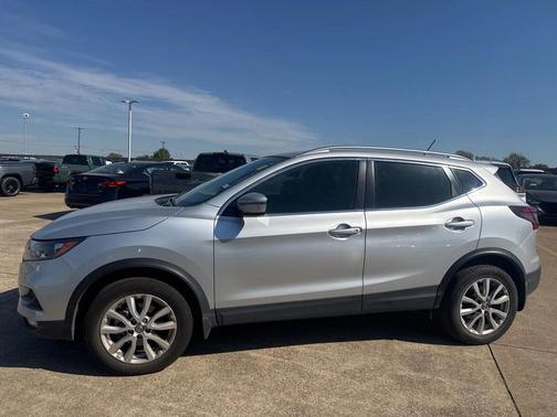 2022 Nissan Rogue Sport SV