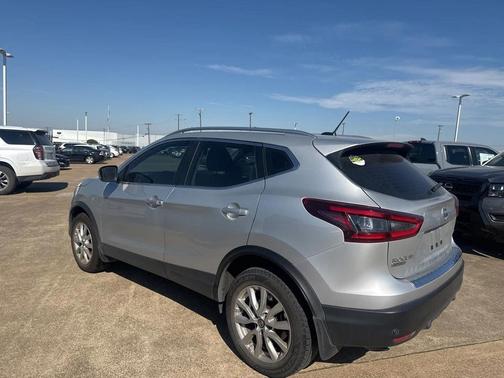 2022 Nissan Rogue Sport SV