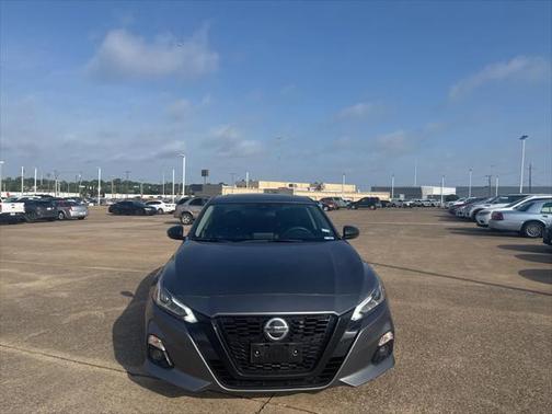 2022 Nissan Altima SR FWD