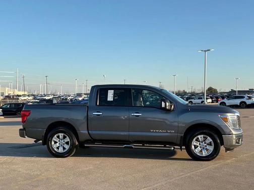 2018 Nissan Titan SV