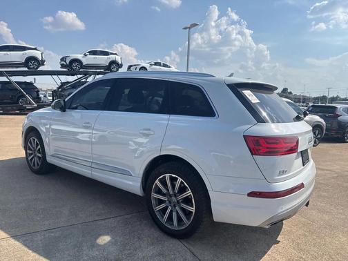 2019 Audi Q7 45 Premium Plus