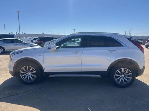 2022 Cadillac XT4 Premium Luxury