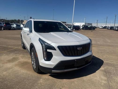 2022 Cadillac XT4 Premium Luxury