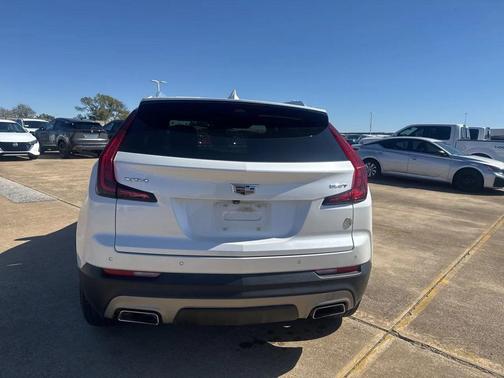 2022 Cadillac XT4 Premium Luxury