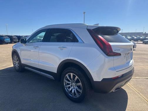 2022 Cadillac XT4 Premium Luxury