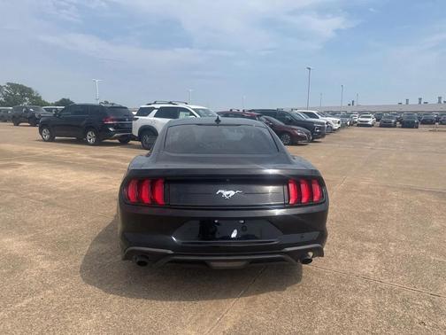 2020 Ford Mustang EcoBoost