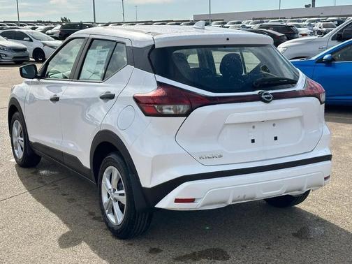2025 Nissan Kicks S