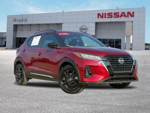 2022 Nissan Kicks SR