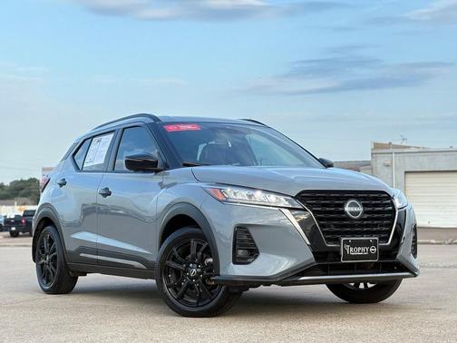 2023 Nissan Kicks SR