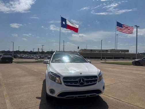 Gray 2020 Mercedes-Benz GLA 250 Base