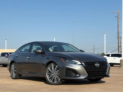 2025 Nissan Altima SL FWD