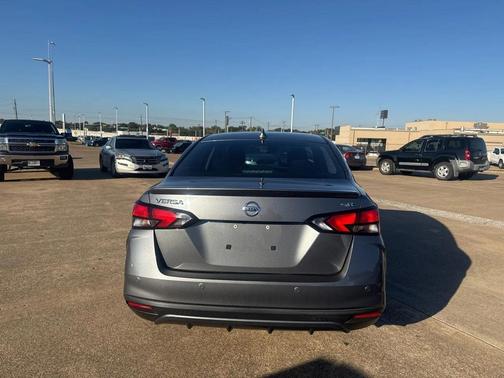 2020 Nissan Versa 1.6 S