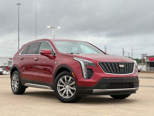 Infrared Tintcoat 2021 Cadillac XT4 Premium Luxury