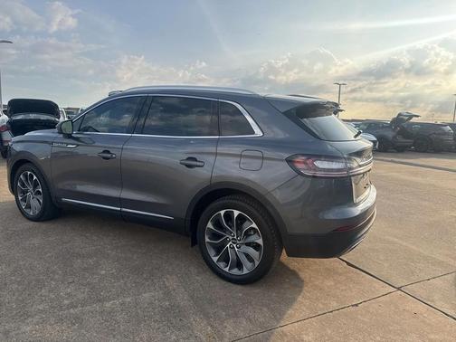 2021 Lincoln Nautilus Reserve