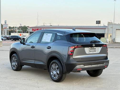 2025 Nissan Kicks S