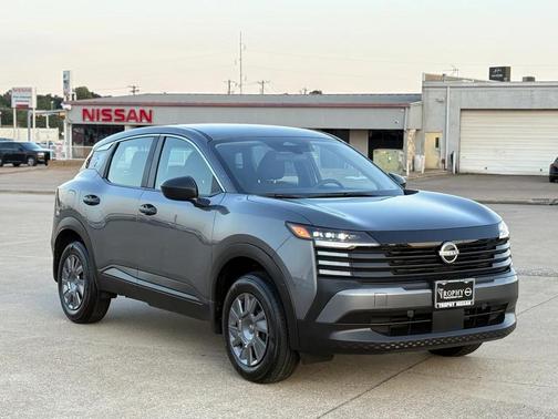 2025 Nissan Kicks S