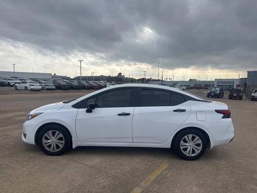 2024 Nissan Versa 1.6 S