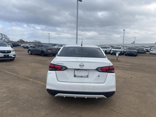 2024 Nissan Versa 1.6 S