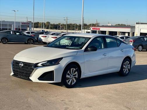 2025 Nissan Altima S FWD