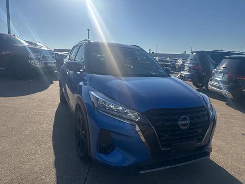 2023 Nissan Kicks SR