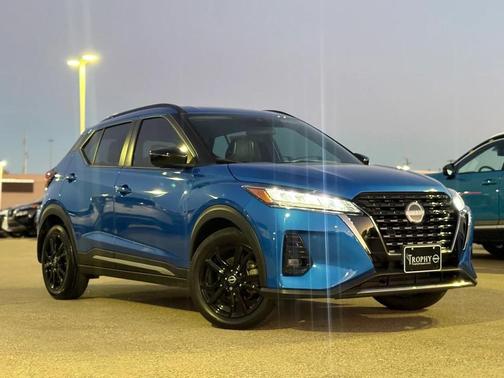 2023 Nissan Kicks SR