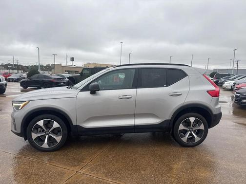 2024 Volvo XC40 B5 Core