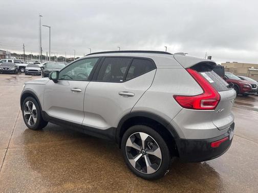 2024 Volvo XC40 B5 Core