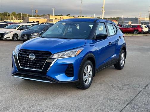 2025 Nissan Kicks S