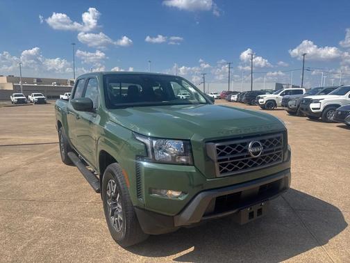 2022 Nissan Frontier SV