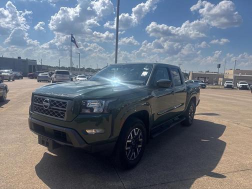 2022 Nissan Frontier SV