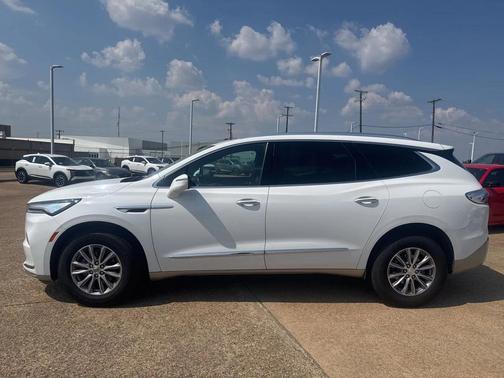 2023 Buick Enclave Essence FWD